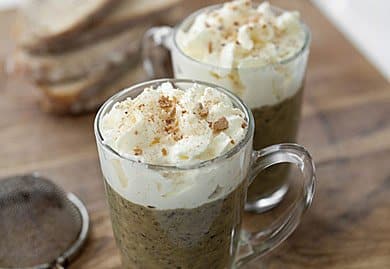 Capuccino de lentilles et chantilly pain grillé