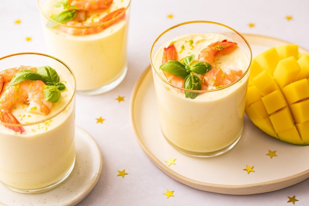 Verrines mousse de mangue et crevettes