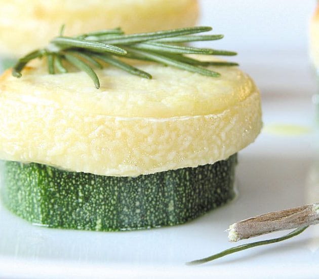 Tartine de courgette au chèvre chaud