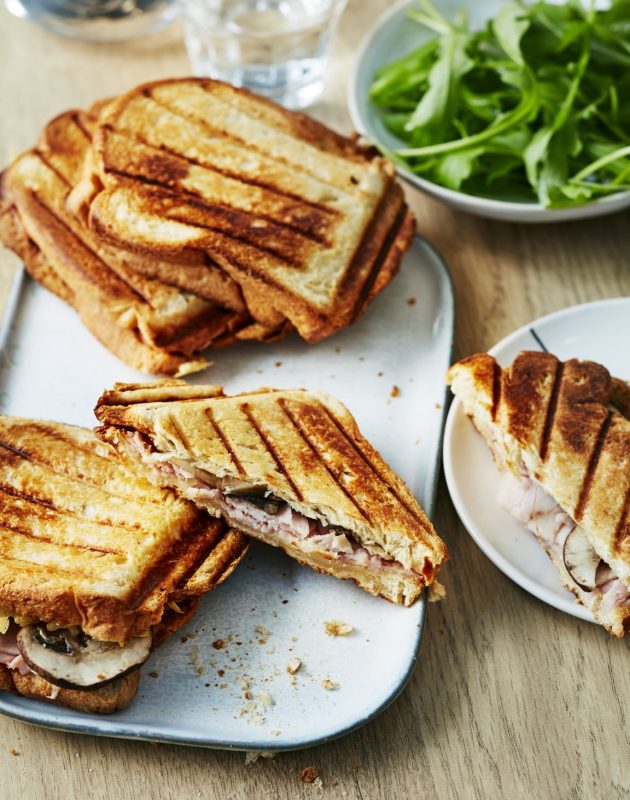 Croque-monsieur aux champignons, jambon, emmental
