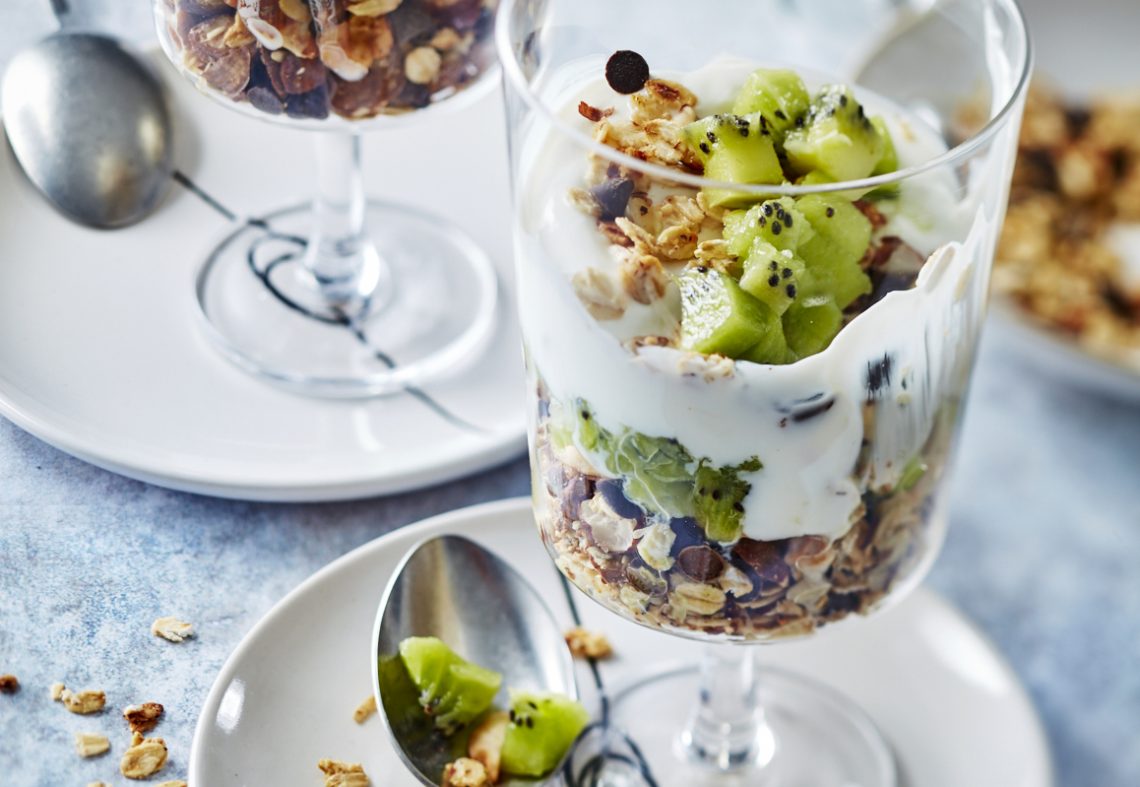 Verrine fromage blanc, kiwi et granola maison Recettes Les fruits