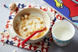Fromage blanc à la pêche et au boudoir