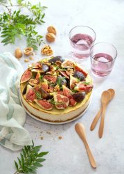 Cheesecake aux fromages frais, figues et noix