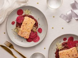 Filet de saumon fumé et betterave en deux textures