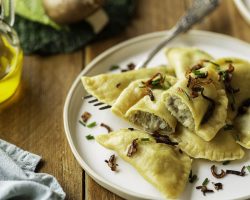 Vareniki chou vert frisé et champignons