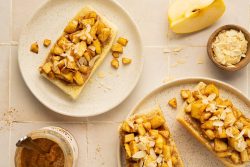 Tartine pommes et purée d’amandes